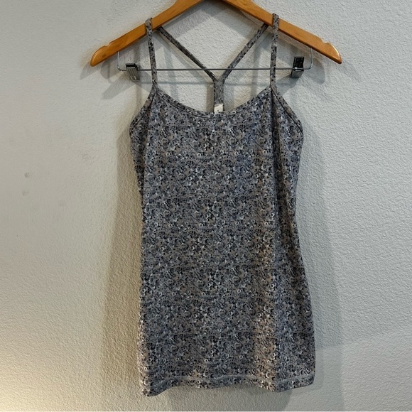 Lululemon size 6 Power Y Tank *Luon
Petite Fleur Silver Spoon racer back - Picture 2 of 7